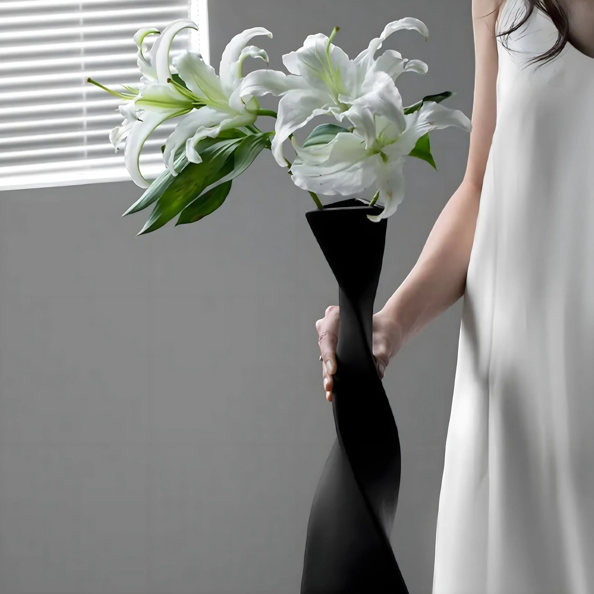 Camilla Vase - Image 3