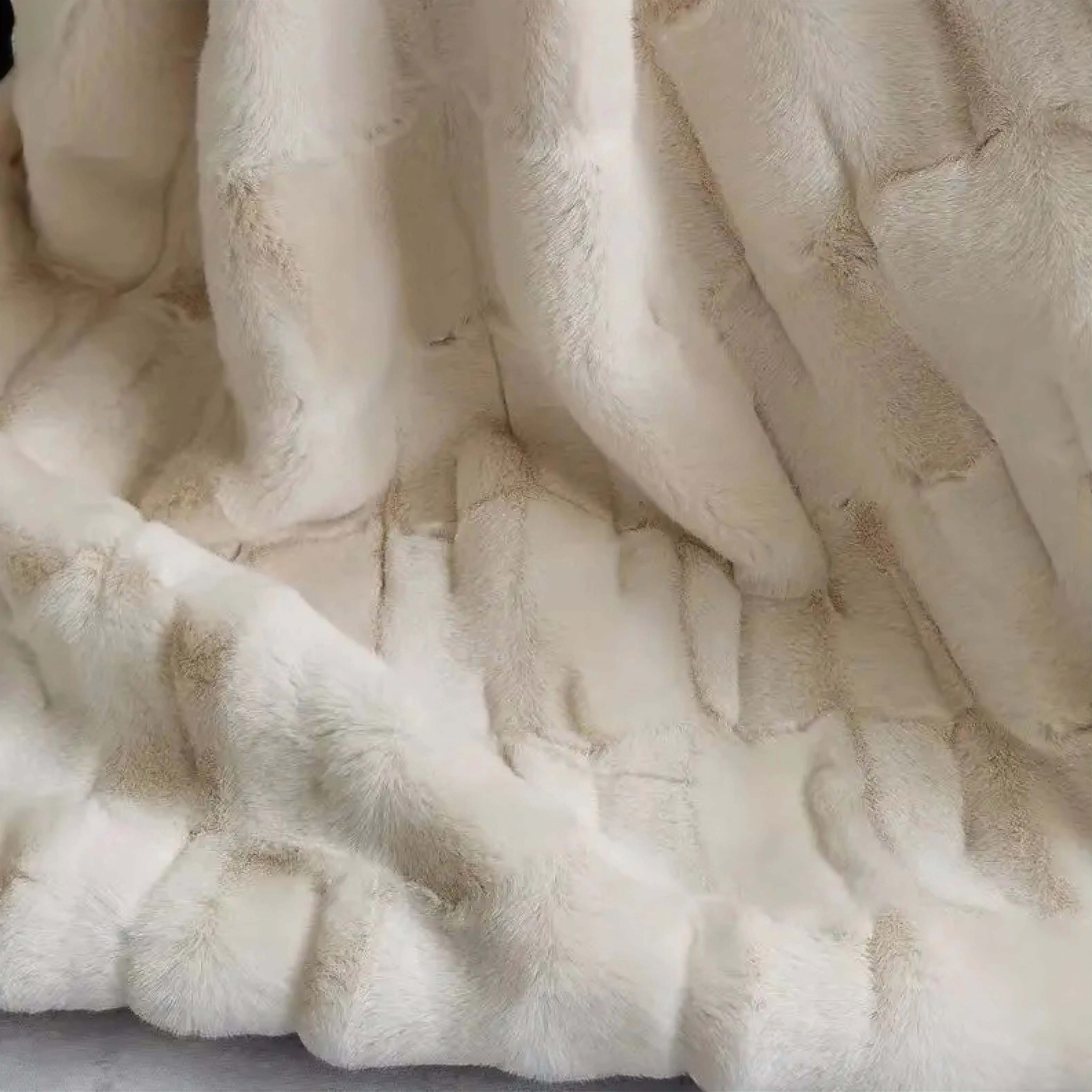 Lawrence Fur Blanket - Image 10