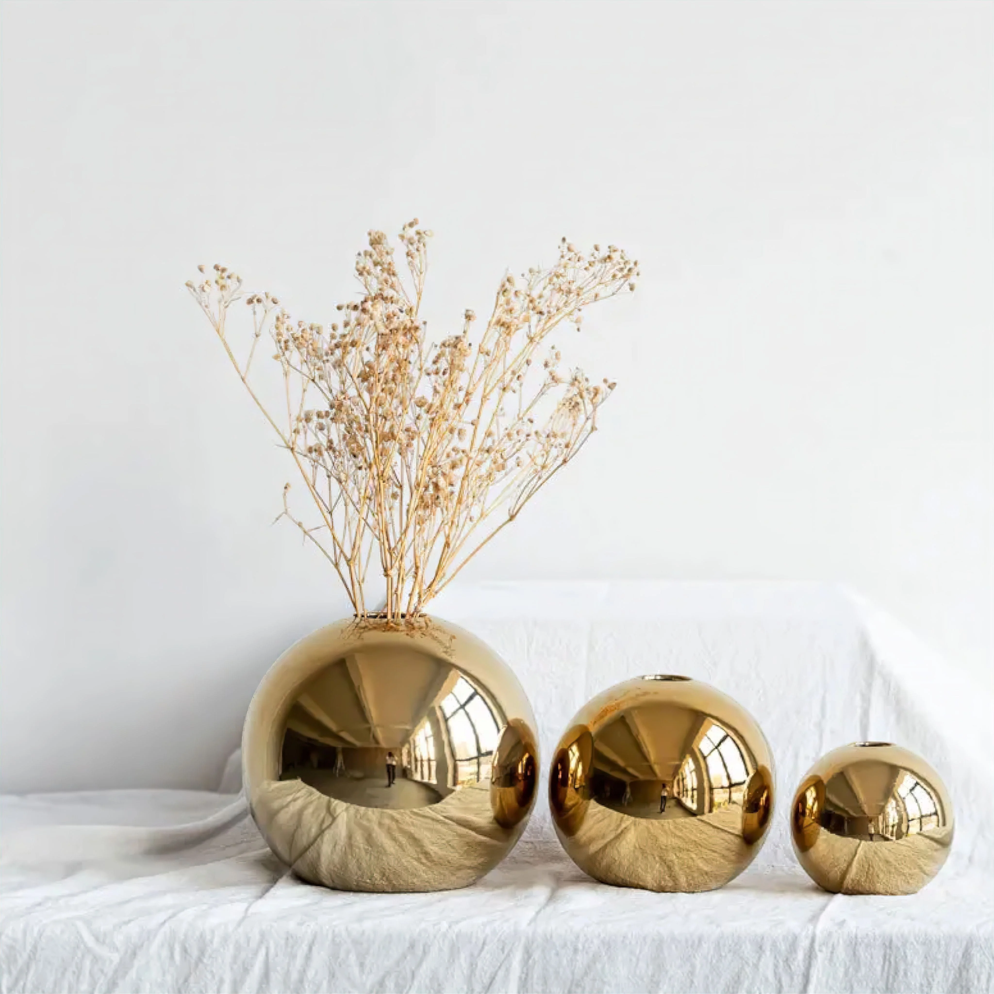 Golden Ball Vase Collection - Image 3