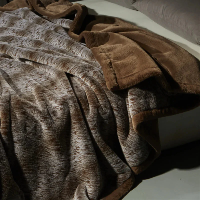 Lucia Fur Blanket - Image 4