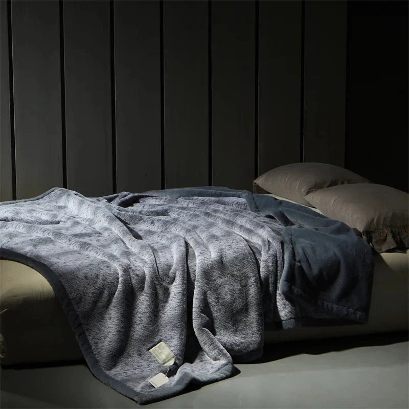Lucia Fur Blanket - Image 7