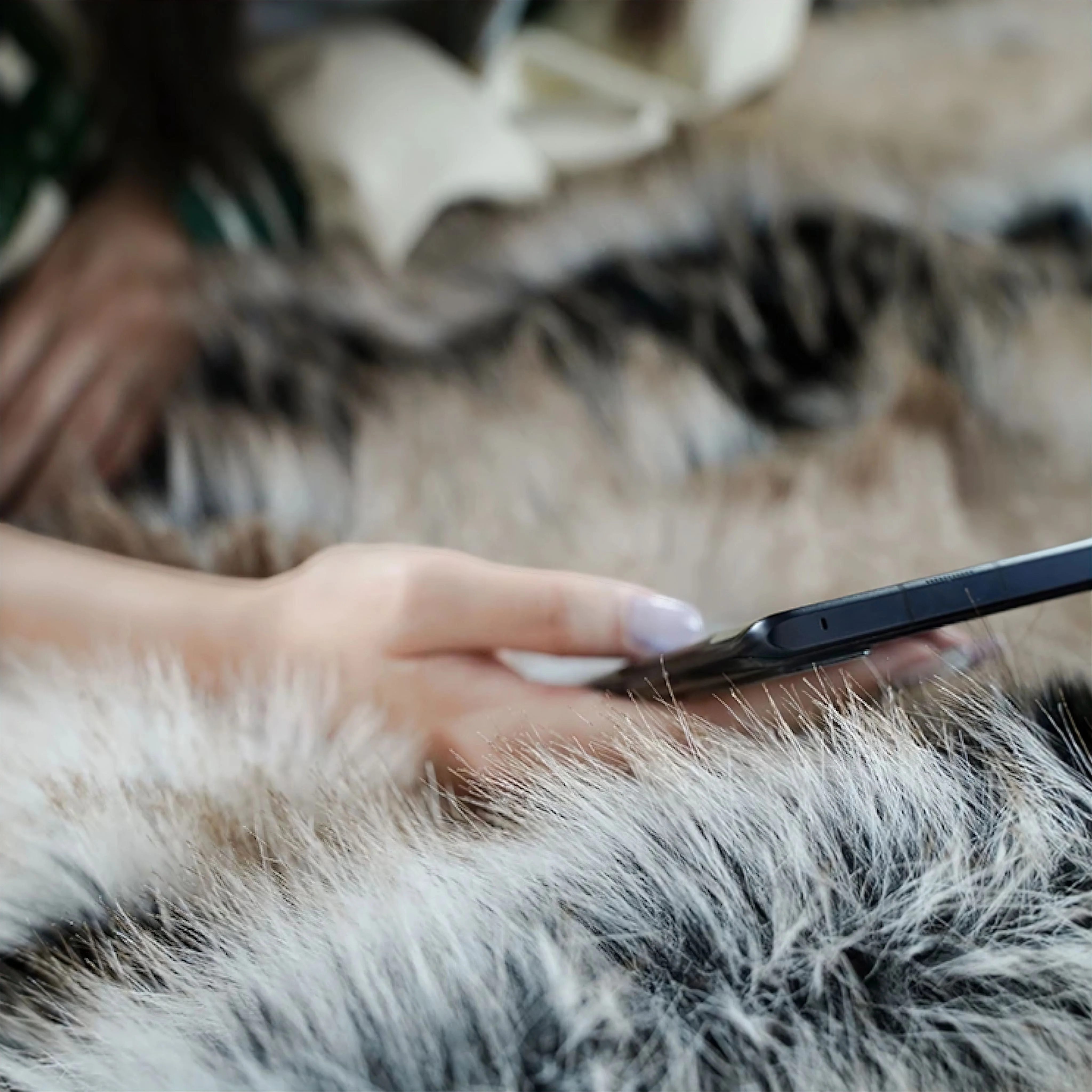 Mireille Fur Blanket - Image 6
