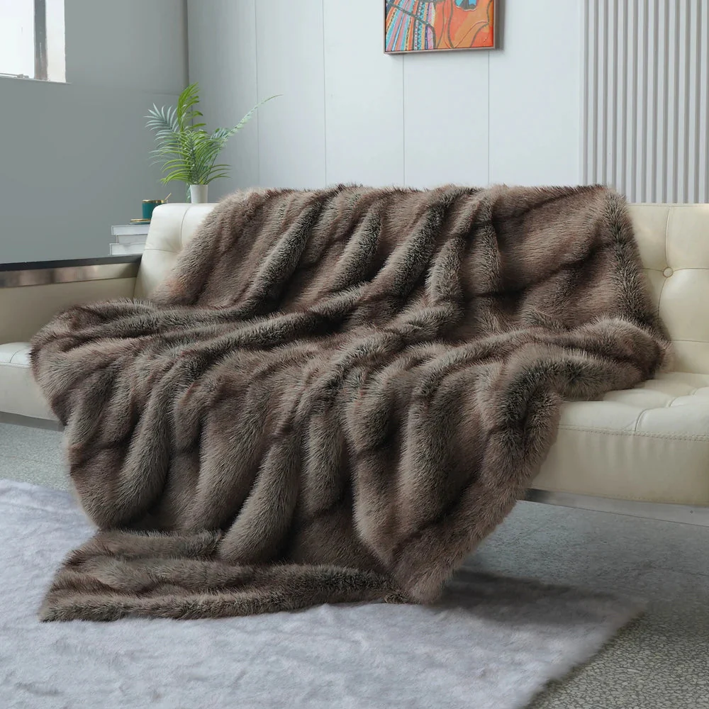 Maximilian Fur Blanket - Image 2