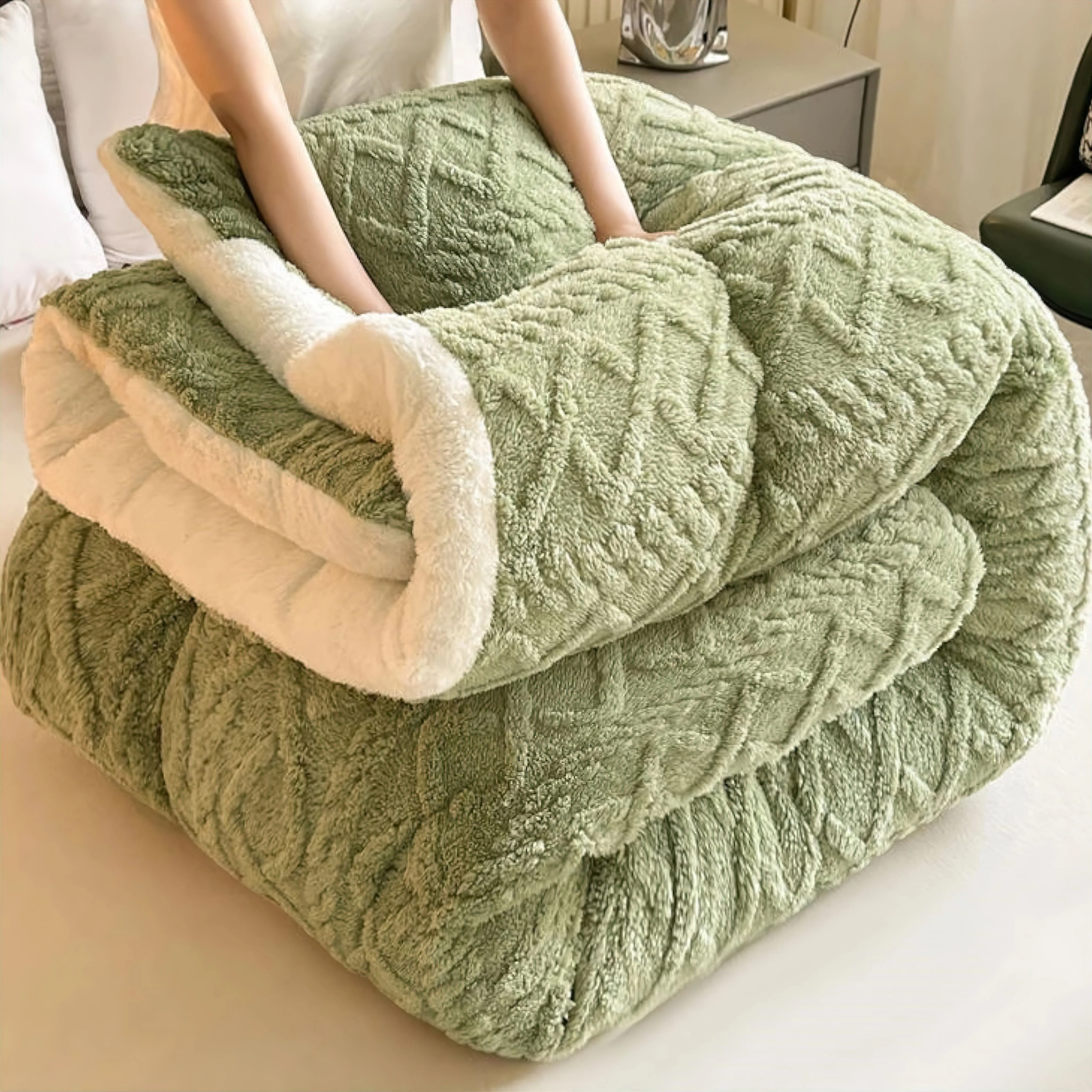 Marcella Ultra Thick Blanket - Image 5
