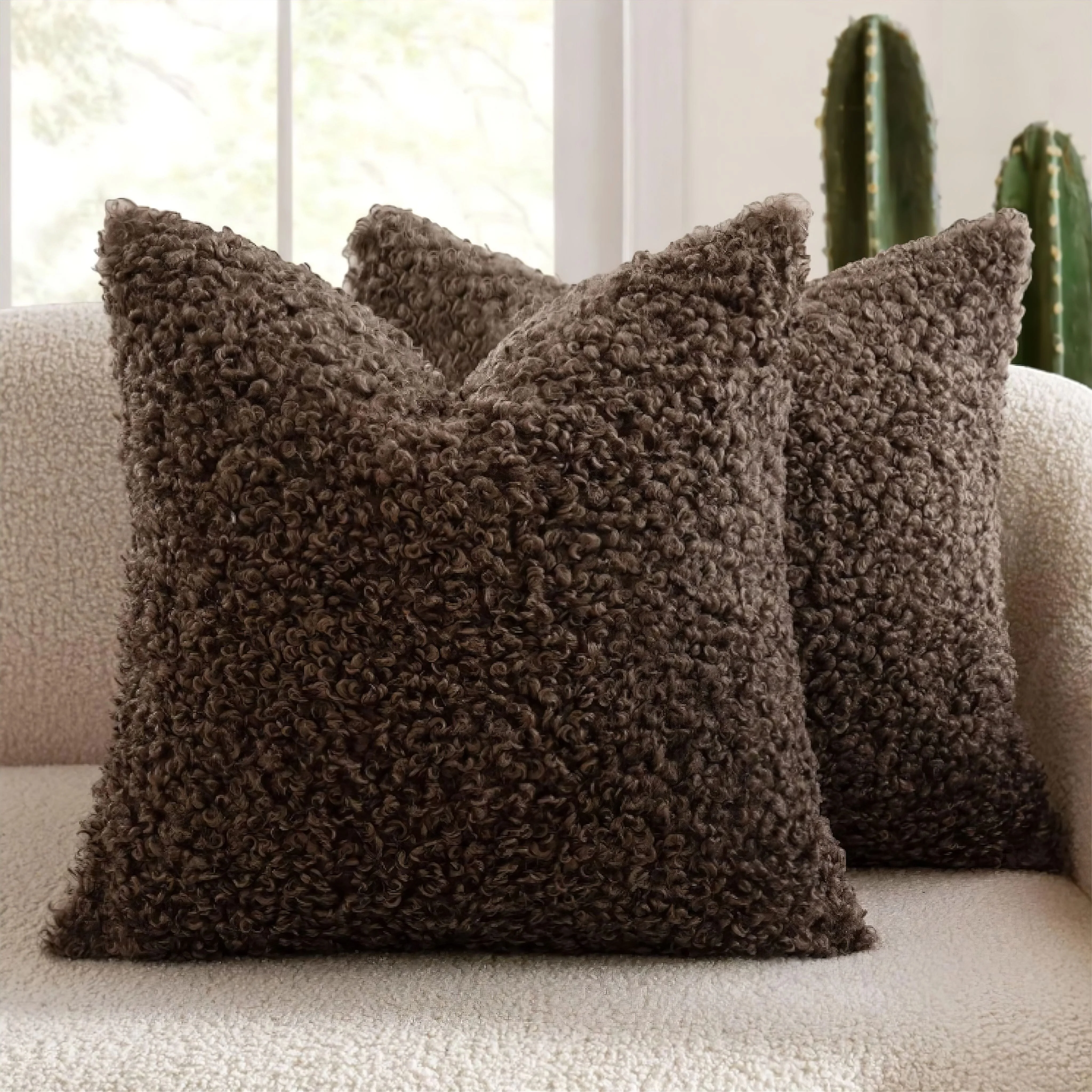 Alban Pillow Cover - Image 7