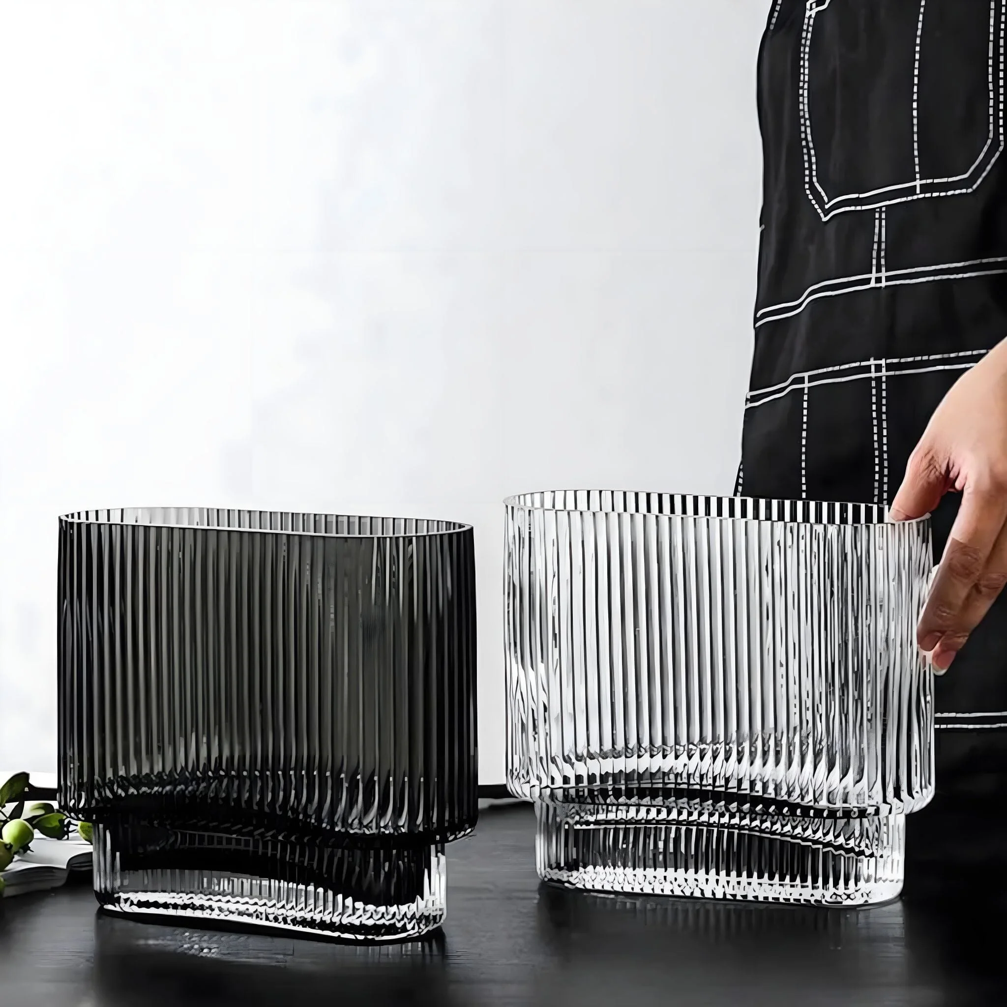 Ribbed Elegance Vase - Image 3