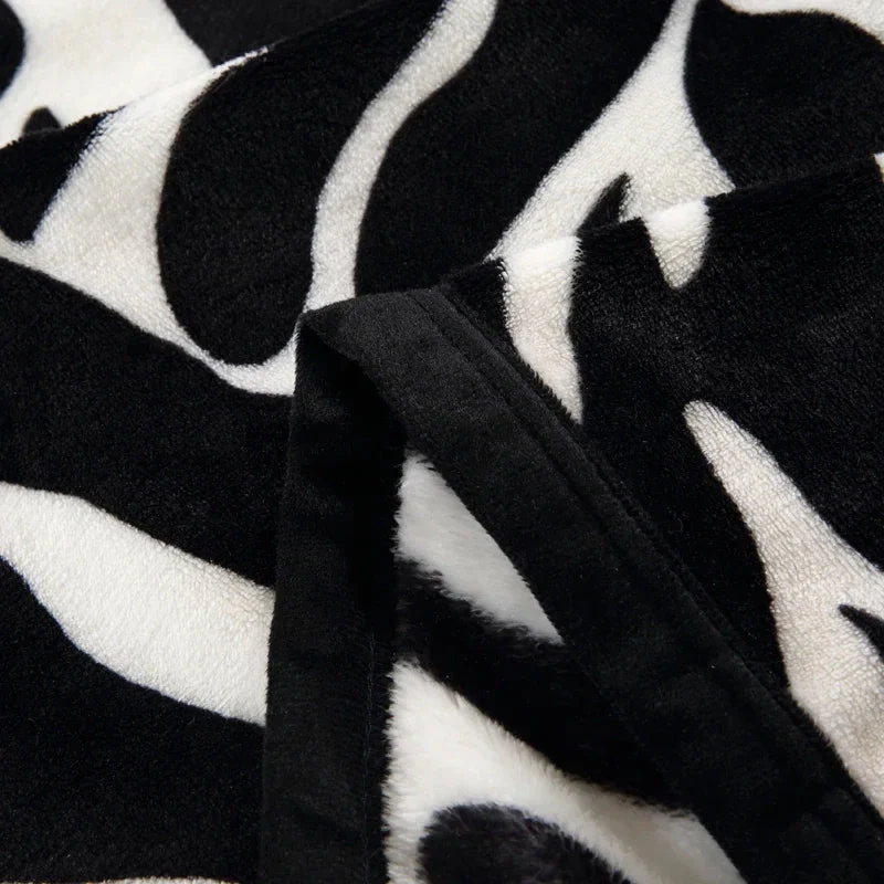 Fabienne Blanket - Image 5